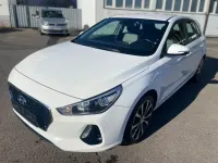 Gebraucht Hyundai i30 110 PS (80 kW) 2017 Weiß Limousine