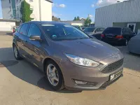 Gebraucht Ford Focus Ambiente 101 PS (74 kW) 2015 Grau Limousine