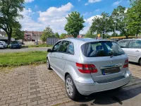 Gebraucht Mercedes B180 109 PS (80 kW) 2010 Silber Van / Kleinbus