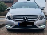 Gebraucht Mercedes B200 156 PS (114 kW) 2013 Silber Van / Kleinbus