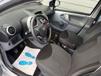 Gebraucht Toyota Aygo Cool 68 PS (50 kW) 2009 Silber Kleinwagen