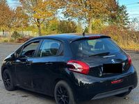 Gebraucht Peugeot 208 82 PS (60 kW) 2012 Schwarz Kleinwagen