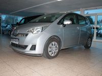 Gebraucht Toyota Verso-S Life 99 PS (72 kW) 2012 Silber Van / Kleinbus