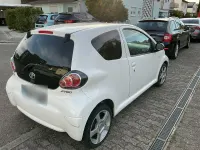 Gebraucht Toyota Aygo Edition 68 PS (50 kW) 2012 Weiß Kleinwagen