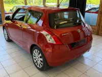 Gebraucht Suzuki Swift Club 94 PS (69 kW) 2012 Rot Kleinwagen