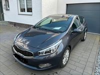 Gebraucht Kia Ceed 128 PS (94 kW) 2014 Grau Kleinwagen