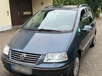 Second-hand VW Sharan 131 CP (96 kW) 2004 Andere farben Monovolum