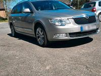 Używany Skoda Superb 140 KM (102 kW) 2012 Żółty Kombi