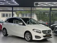 Gebraucht Mercedes B200 Urban 156 PS (114 kW) 2016 Weiß Kleinwagen
