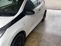 Gebraucht Toyota Aygo 69 PS (50 kW) 2016 Weiß Kleinwagen