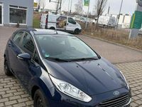 Gebraucht Ford Fiesta Trend 101 PS (74 kW) 2016 Blau Kleinwagen
