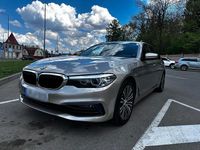 Gebraucht BMW 520 Sport Line 190 PS (139 kW) 2023 Silber Kombi