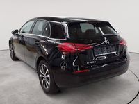 Gebraucht Mercedes A180 116 PS (85 kW) 2024 Nachtschwarz Limousine