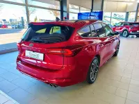 Gebraucht Ford Focus ST-Line X 116 PS (85 kW) 2024 Rot Limousine