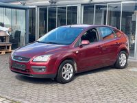 Gebraucht Ford Focus Ghia 101 PS (74 kW) 2005 Rot Limousine