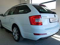 Gebraucht Skoda Octavia Ambition 150 PS (110 kW) 2016 Weiß Kleinwagen