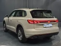 Gebraucht VW Touareg Elegance 286 PS (210 kW) 2024 Sechura beige metallic SUV