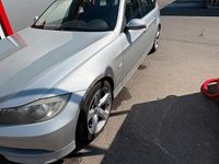 Gebraucht BMW 330 231 PS (169 kW) 2006 Silber Kombi