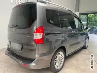 Gebraucht Ford Tourneo Courier Titanium 101 PS (74 kW) 2017 Van / Kleinbus