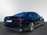 Gebraucht Audi A8 Ambiente 460 PS (338 kW) 2022 Mythosschwarz metallic Limousine