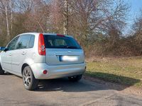 Gebraucht Ford Fiesta 70 PS (51 kW) 2007 Silber Kleinwagen