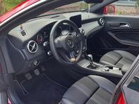 Gebraucht Mercedes CLA180 122 PS (89 kW) 2017 Rot Limousine