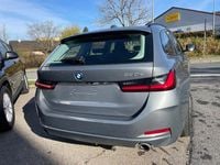 Gebraucht BMW 330e Shadowline 292 PS (214 kW) 2022 Grau Kombi