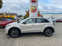 Neu Fiat 600 110 PS (80 kW) 2025 Beige Limousine