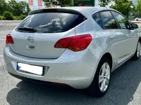 Gebraucht Opel Astra 120 PS (88 kW) 2011 Silber Limousine