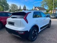 Gebraucht Kia e-Niro Vision 150 kW (204 PS) 2023 Weiß SUV