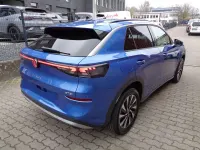 Neu VW T-Roc Cabriolet Life 150 PS (110 kW) 2026 Blau SUV