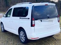 Gebraucht Ford Tourneo Connect Titanium 116 PS (85 kW) 2025 Frostweiß Van / Kleinbus