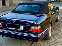 Używany Mercedes E220 150 KM (110 kW) 1997 Kabriolet