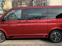 Second-hand VW Multivan 204 CP (150 kW) 2021 Roșu Monovolum