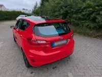 Gebraucht Ford Fiesta Titanium 101 PS (74 kW) 2017 Rot Kleinwagen