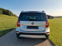 Gebraucht Skoda Yeti Active 110 PS (80 kW) 2014 Silber SUV