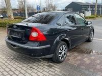 Gebraucht Ford Focus Ghia 116 PS (85 kW) 2005 Schwarz Limousine