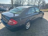 Usata Mercedes E220 150 CV (110 kW) 2004 Viola Berlina