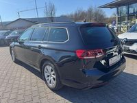 Gebraucht VW Passat Basis 150 PS (110 kW) 2021 Schwarz Kombi