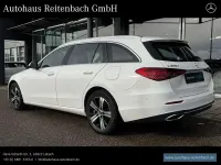 Gebraucht Mercedes C300 Avantgarde 204 PS (150 kW) 2024 Unilack polarweiß Kombi