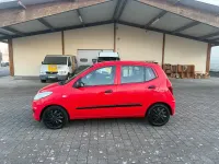 Gebraucht Hyundai i10 69 PS (50 kW) 2013 Rot Kleinwagen