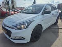 Gebraucht Hyundai i20 Basis 75 PS (55 kW) 2018 Polar white / sol Kleinwagen