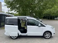 Gebraucht Ford Tourneo Courier Titanium 101 PS (74 kW) 2017 Weiß Van / Kleinbus