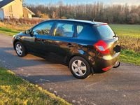 Gebraucht Kia Ceed Spirit 90 PS (66 kW) 2010 Schwarz Kleinwagen