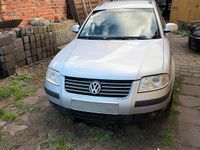 Second-hand VW Passat 136 CP (100 kW) 2004 Argintiu Break