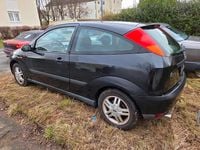 Second-hand Ford Focus 100 CP (73 kW) 2000 Negru Hatchback