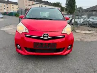Gebraucht Toyota Verso-S Club 99 PS (72 kW) 2011 Rot Van / Kleinbus