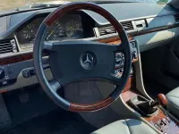 Gebraucht Mercedes E300 179 PS (131 kW) 1989 Blau Coupé