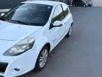 Gebraucht Renault Clio II Dynamique 75 PS (55 kW) 2010 Weiß Limousine