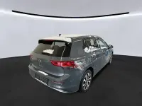 Używany VW Golf VIII Active 150 KM (110 kW) 2023 Szary Sedan/Limuzyna
